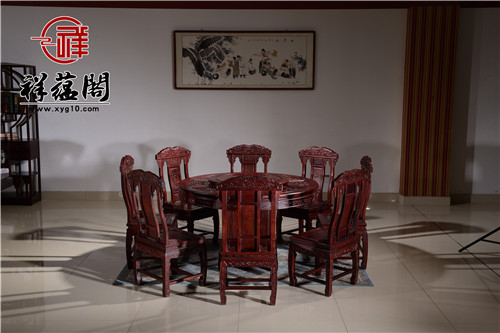 好看的红木餐桌适合使用在哪种装修风格的餐厅中