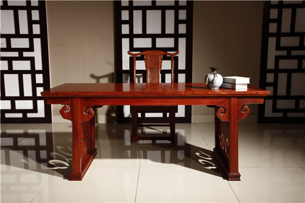 居家生活中红木书桌能当茶桌用吗