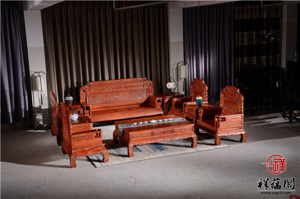 新婚夫妇客厅放红木沙发好看吗 美观吗